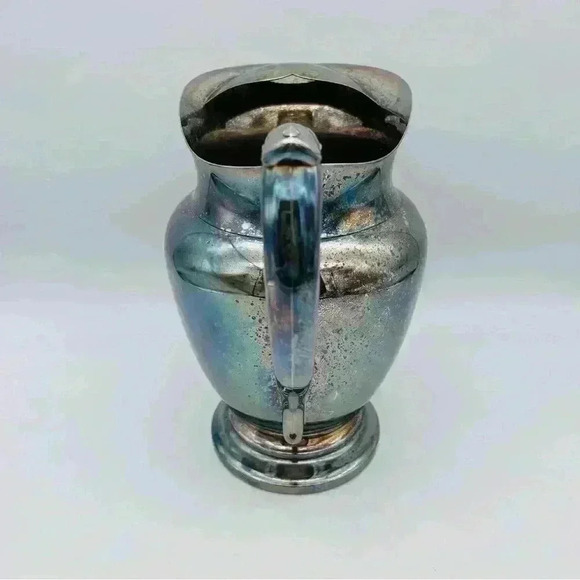 Vintage Wm A Rogers Sliverplate Water Pitcher with Ice Guard - Picture 3 of 15